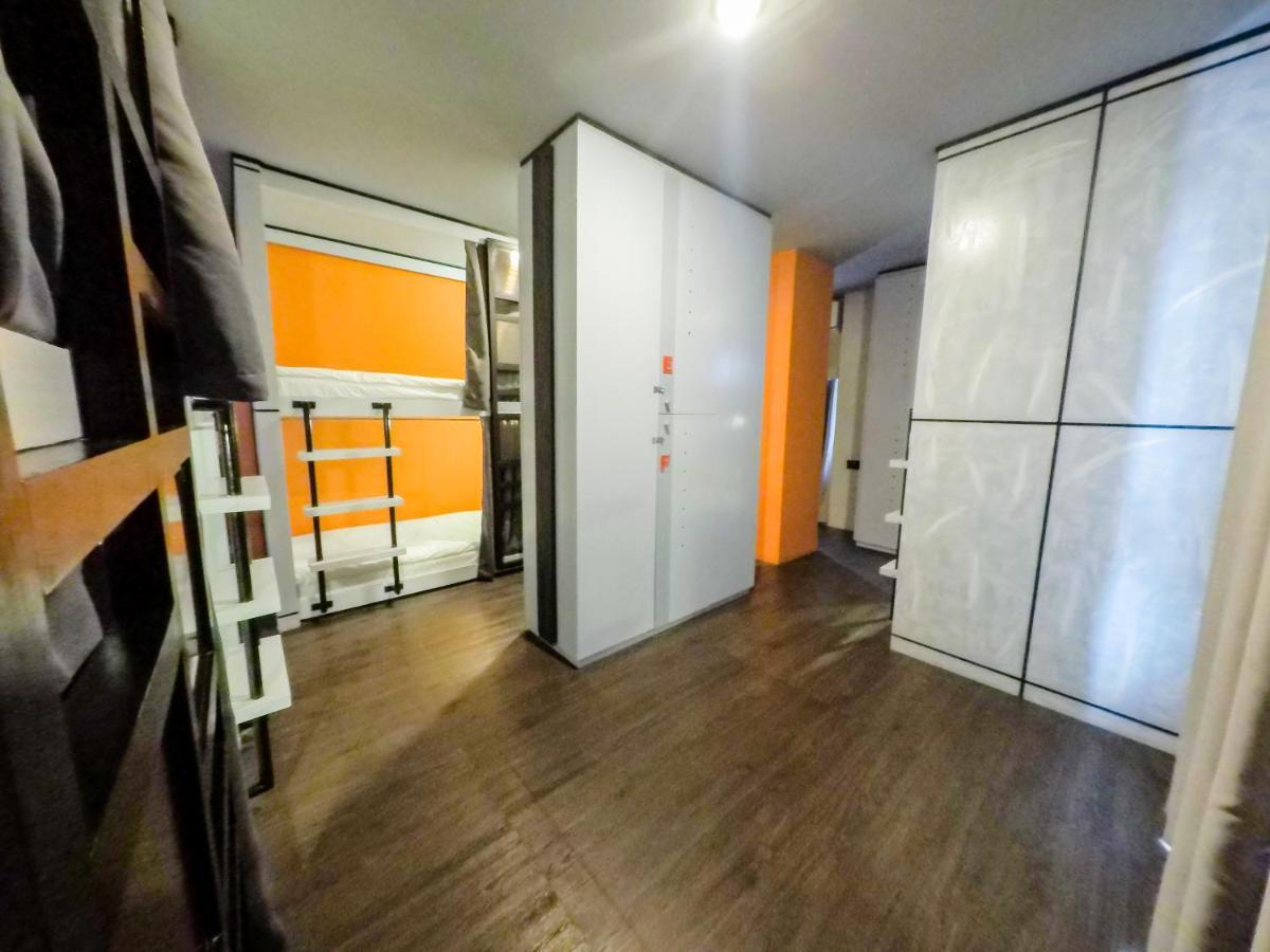 Abraham Manila - Located In Central Makati (Adults Only) Makati City Екстериор снимка